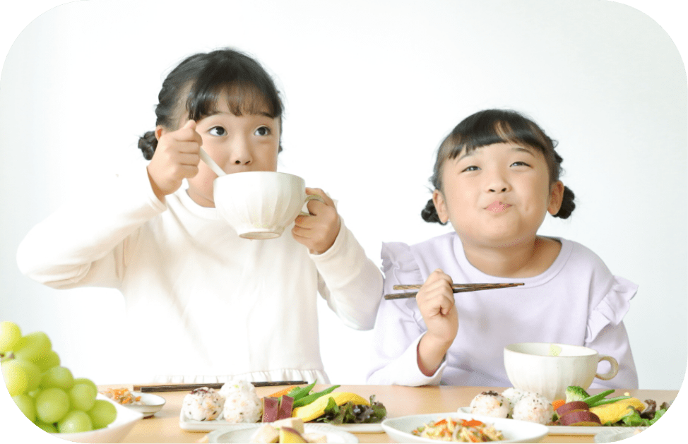 子供たちの食事のようす